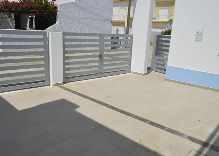 Moradia Nova E Completa A 350 Mtrs. Praia