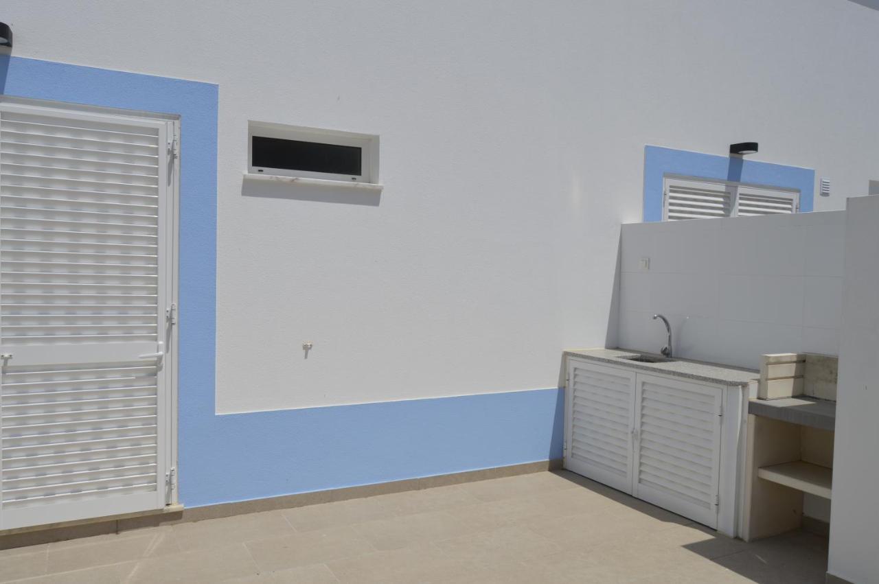 Moradia Nova E Completa A 350 Mtrs. Ferienhaus