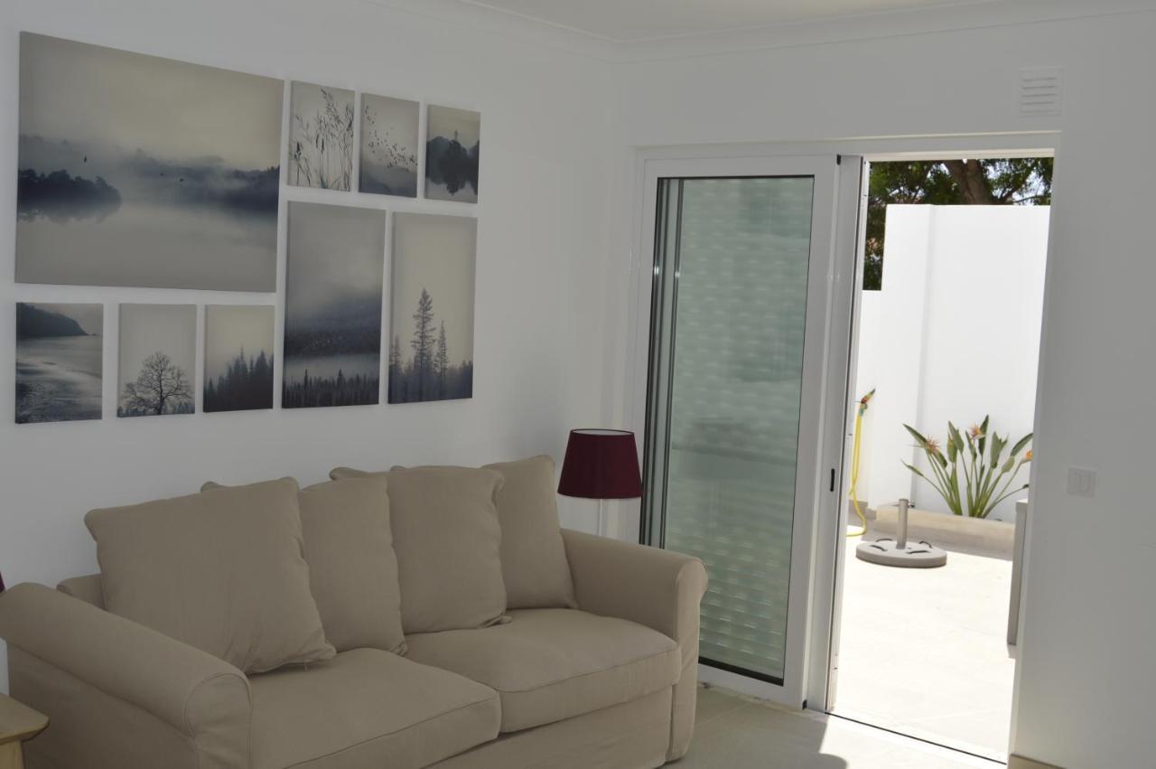Moradia Nova E Completa A 350 Mtrs. Ferienhaus Vila Nova de Cacela