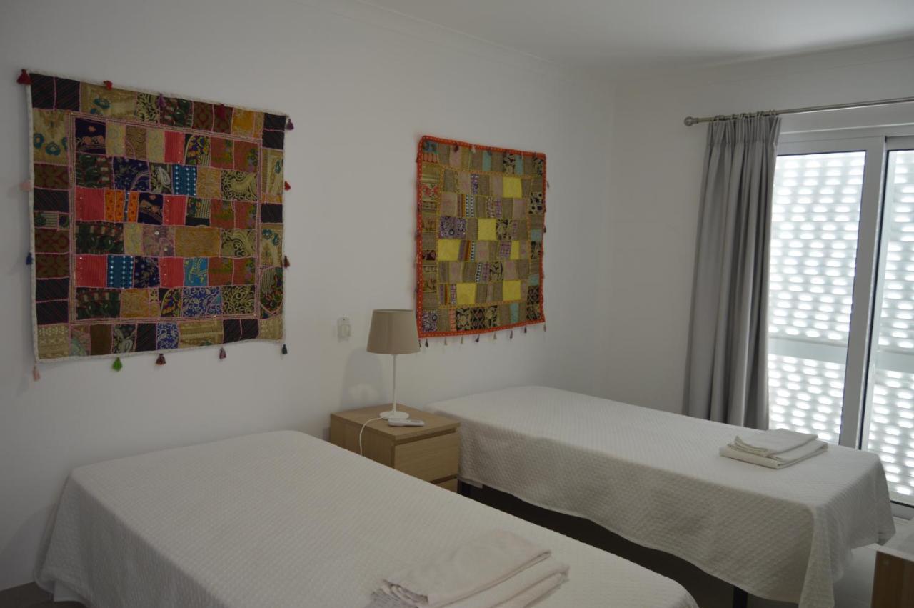 Moradia Nova E Completa A 350 Mtrs. Ferienhaus